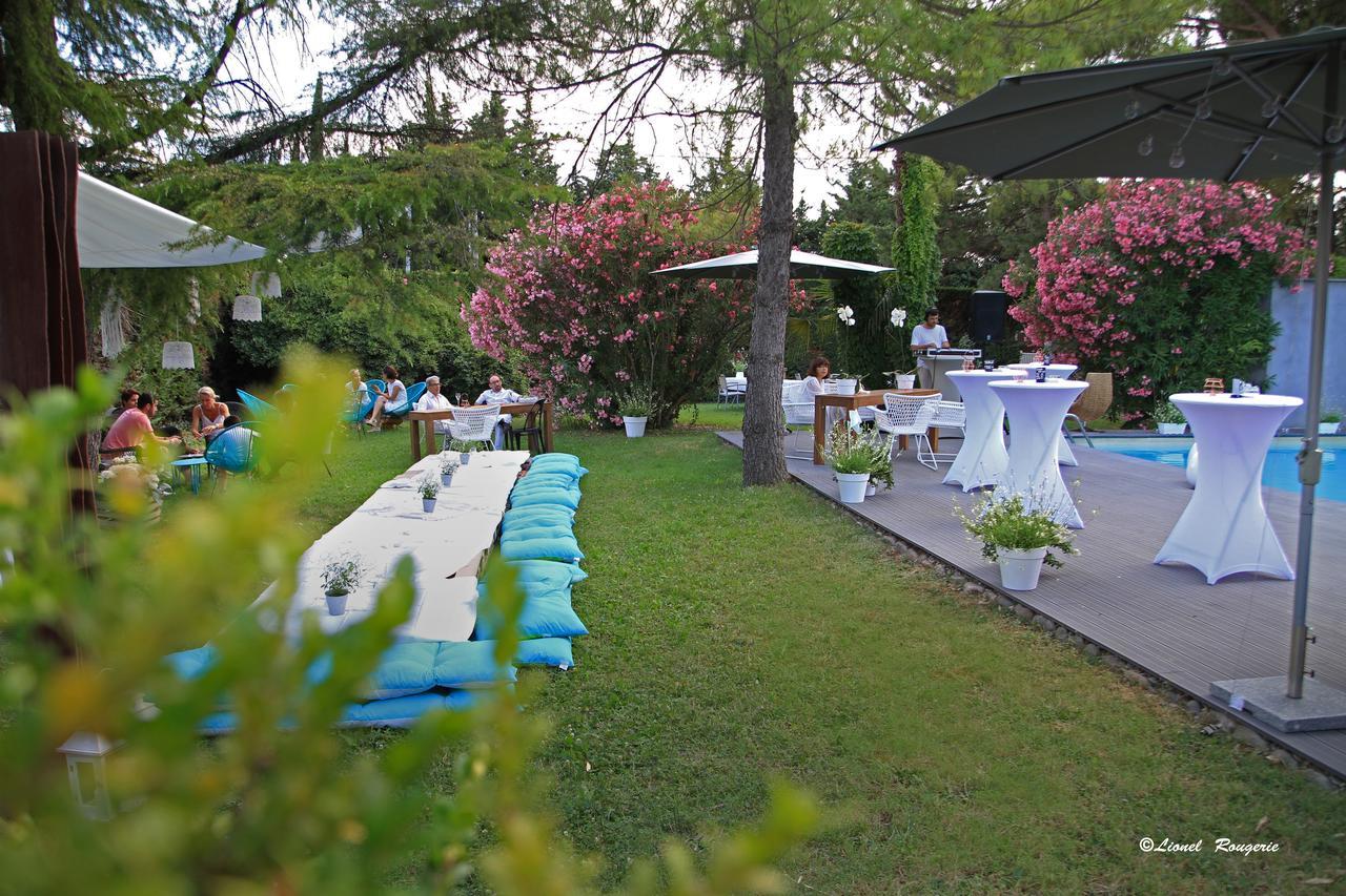 Le Safari Hotel Restaurant Carpentras Dış mekan fotoğraf
