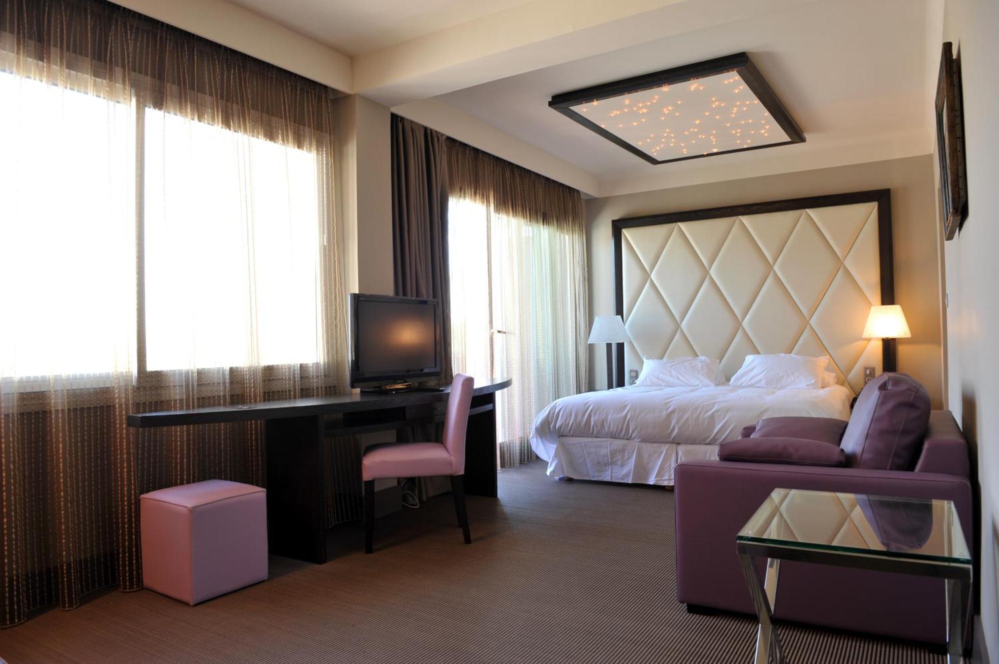 Le Safari Hotel Restaurant Carpentras Dış mekan fotoğraf